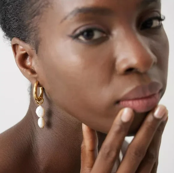 Charm Dangle Pearls Hoop Earrings - Picture 5 of 6